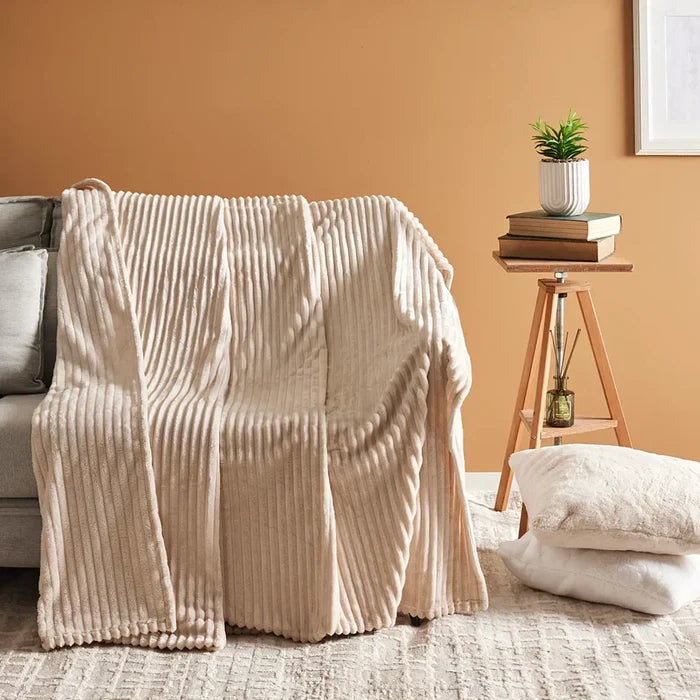 Karaca Ruby Stripe, Couverture TV Wellsoft, Écru