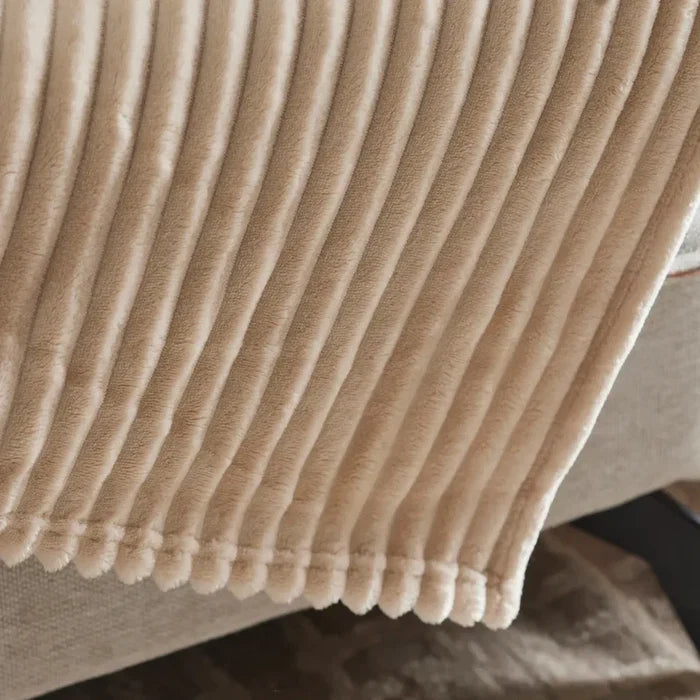 Karaca Ruby Stripe, Couverture TV Wellsoft, Écru