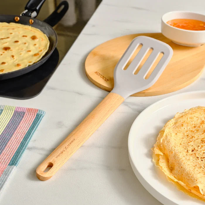 Spatule rainurée en silicone Karaca X Refika Gadgets avec manche en bois