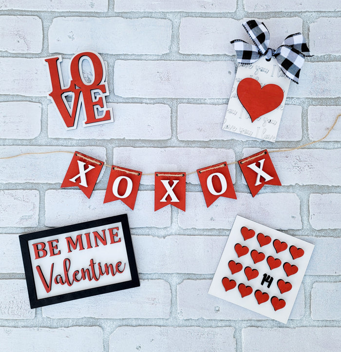 XOXO Valentines Day Tiered Tray Set