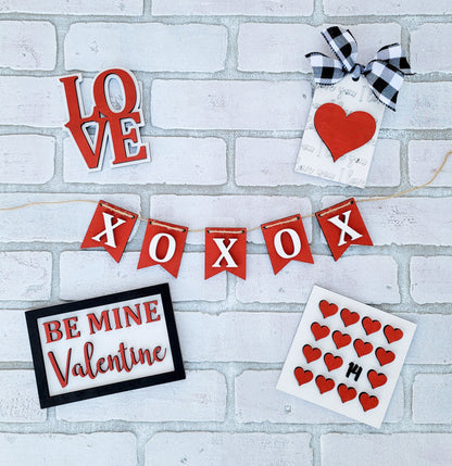 XOXO Valentines Day Tiered Tray Set